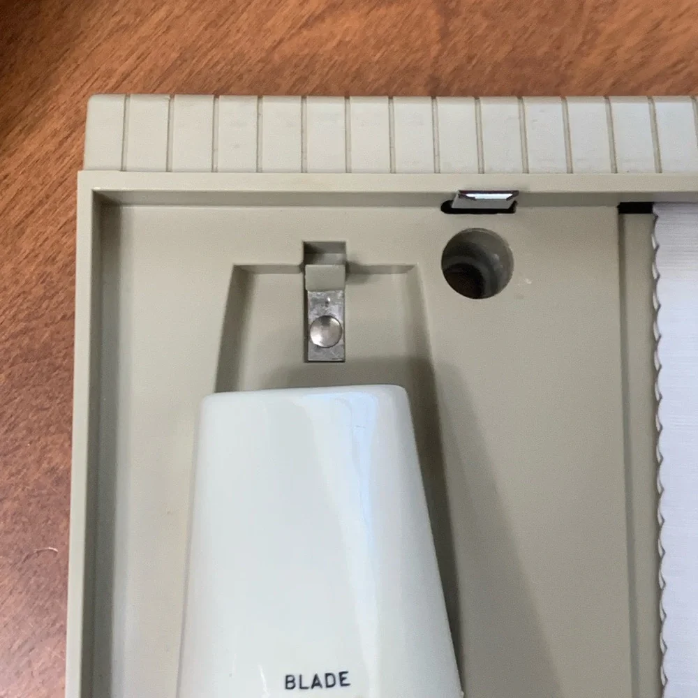 VINTAGE SEARS WALL MOUNTABLE ELECTRIC KNIFE